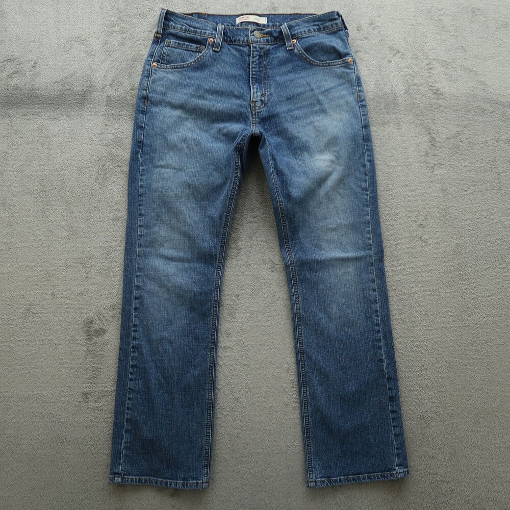 Levi's Signature Jeans Women's Size 32 Blue Mid-Rise Bootcut Denim 29.5" Inseam